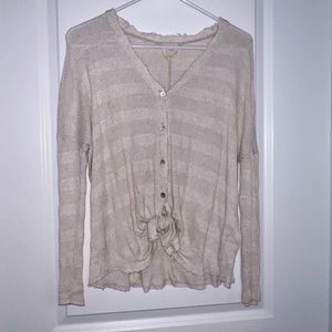 Front tie shirt with buttons